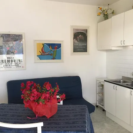 C Apartment *